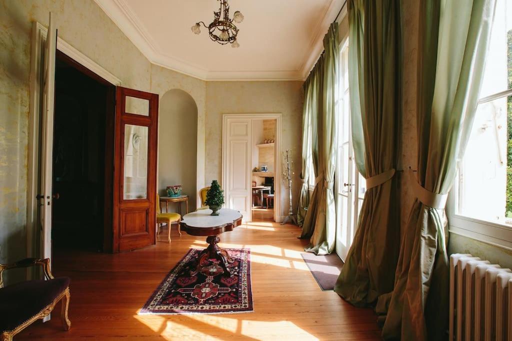 Chateau Couffins Asques ภายนอก รูปภาพ