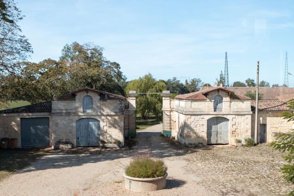 Chateau Couffins Asques ภายนอก รูปภาพ
